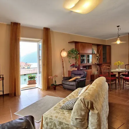 Ocra Apartment *